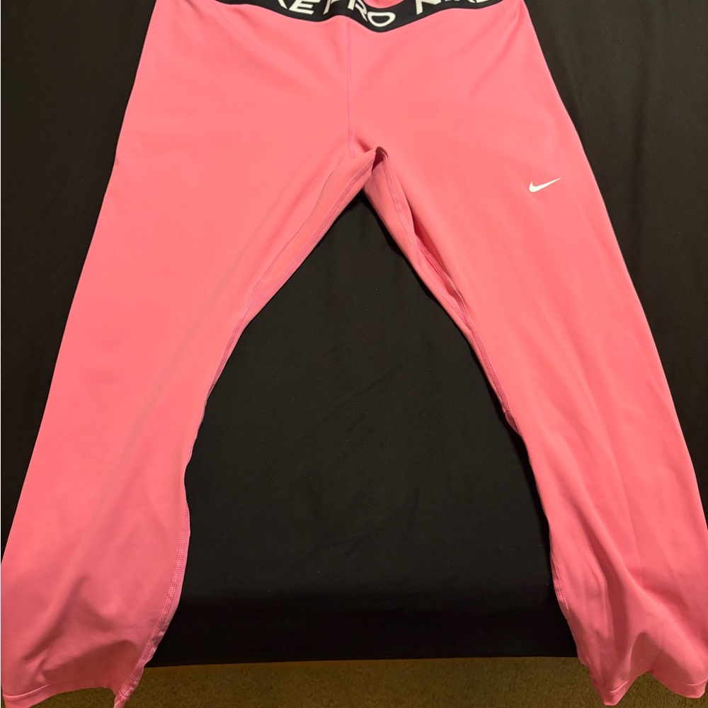 Nike women's Bright Pink Leggings